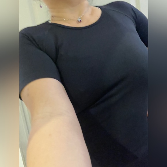 🌹 Workout Compression Top Shirt Body Contour Black Gym Exercise Sport Athletic - Picture 2 of 6